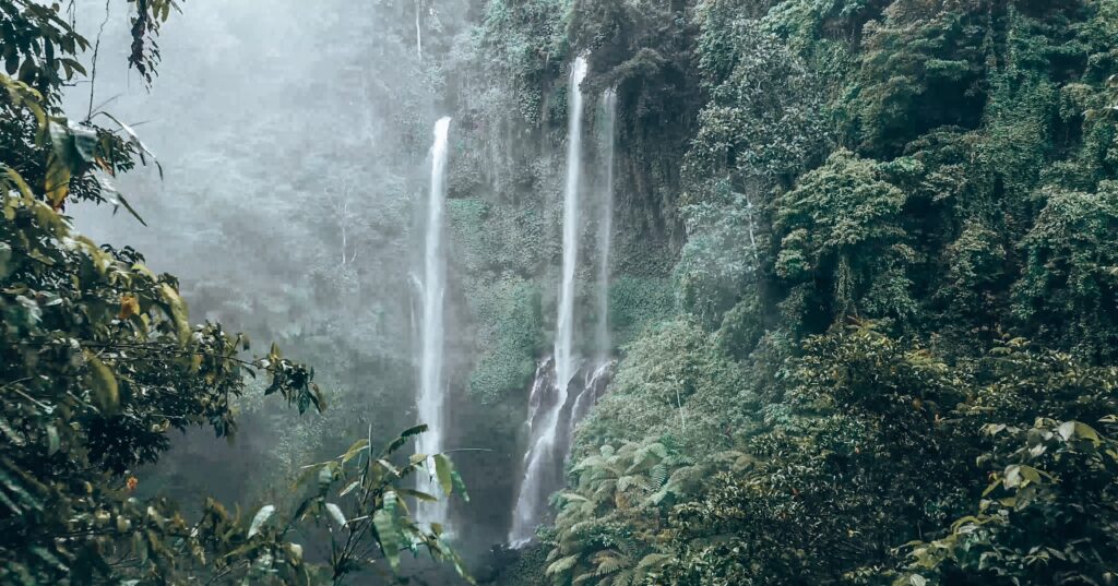 Waterfalls are a natural source of negative ions